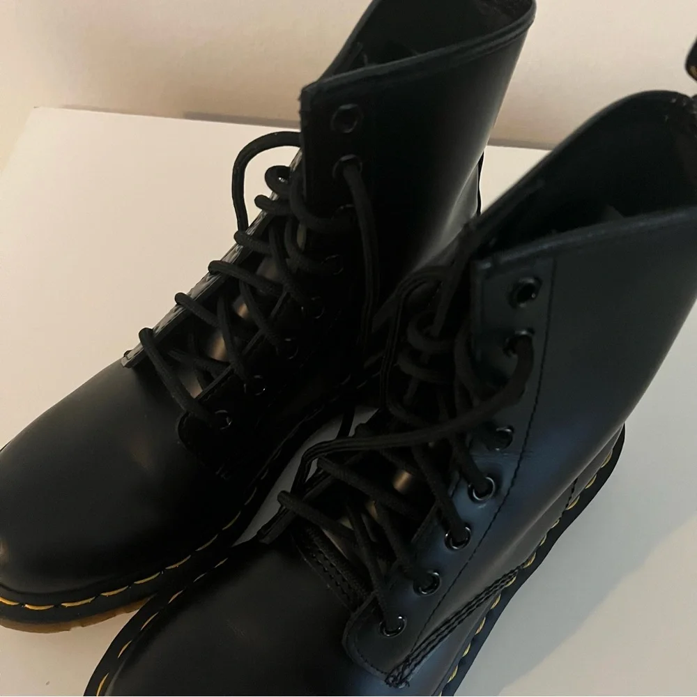 DR. Martens 1460 Lace Up - Picture 6 of 11